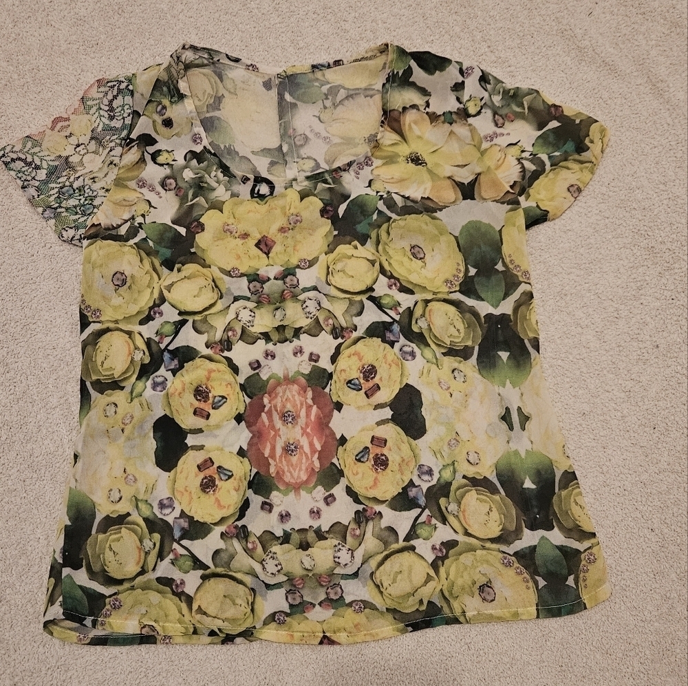 Trasparent green t-shirt